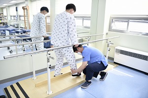 보행훈련 사진